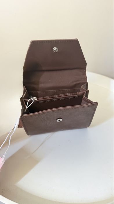 Portofel cu textură pt damă – model clasic