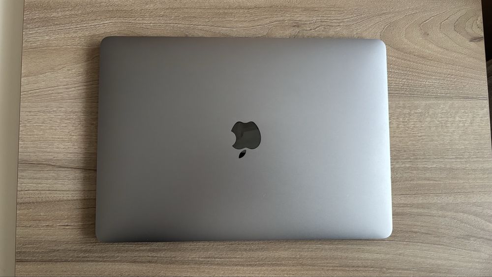 Macbook pro 13 16GB/256GB ; 2017 Model A1708