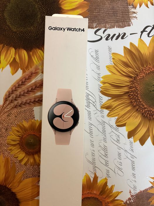 Нов дамски смарт часовник Samsung wach 4