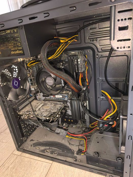 Vând sau schimb PC Gaming + Monitor Full HD | GTX 1650 4GB | Ryzen 3 | 8GB RAM | SSD NVMe