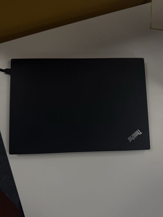 ThinkPad T14 Gen 2i IMPECABIL – i7, 16GB RAM, 1TB SSD, baterie 58 cicluri