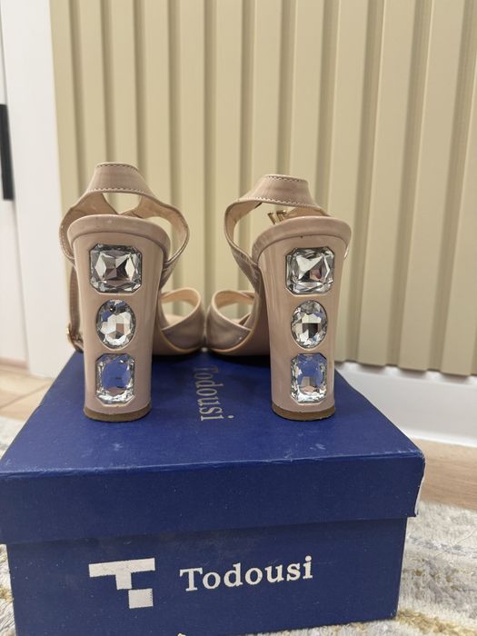 Продам босоножки за 5000тг!