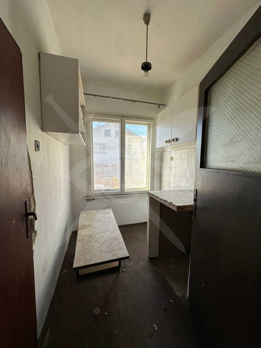 Продава се Къща в Хисаря - 360 кв.м за 498 €/кв.м - Снимка #2