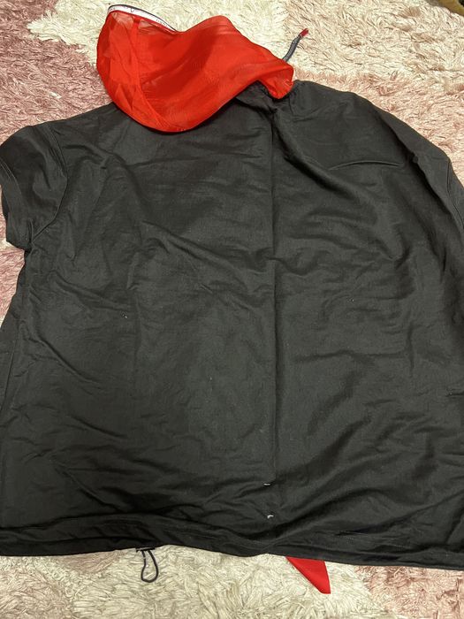 Tricou dama cu maneca scurta si gluga