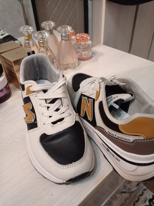 Продам женские красовки