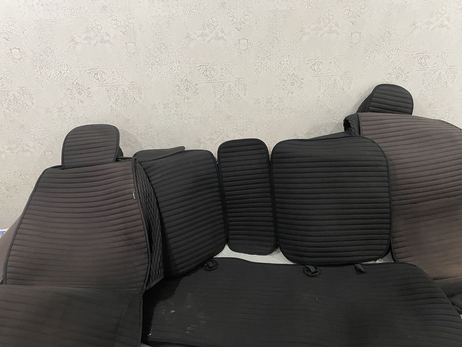 Продам комлпект авточехлов