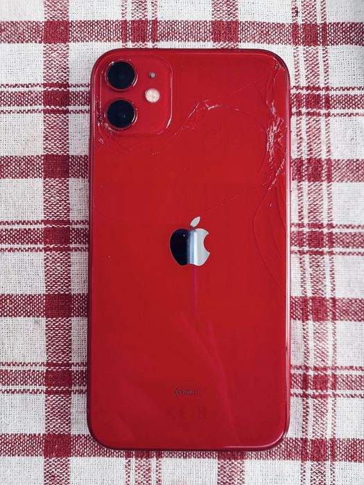 iphone 11 red.