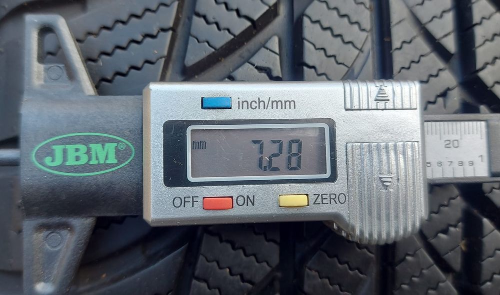 Set 4buc 205/60 R17 93H Bridgestone Blizzak LM-001 *BMW M+S iarnă