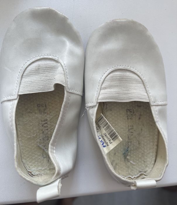 Продам детскую обувь