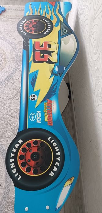 Детская кровать машинка