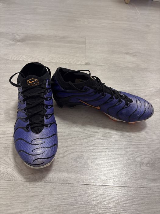 Бутсы футбольные