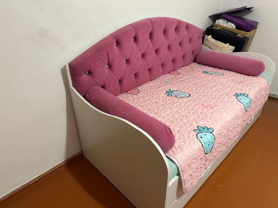 Детская кровать для девочек