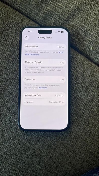 IPhone 15 baterie 99%