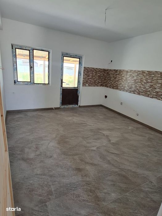 Casă nouă cu 5 camere