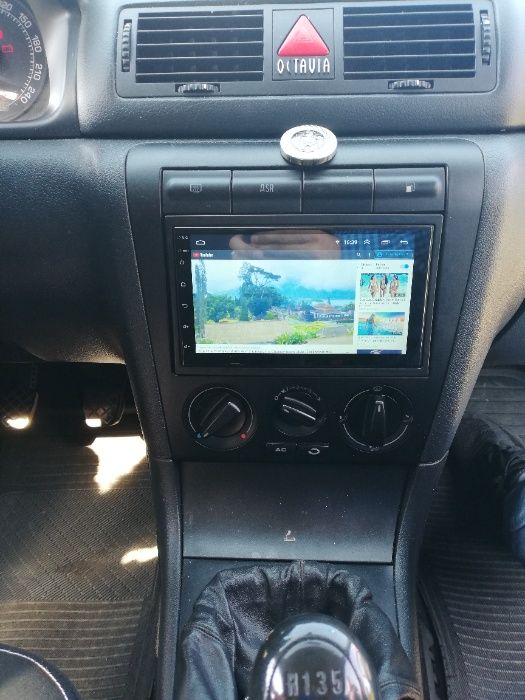 Navigatie GPS Android Skoda Octavia Waze YouTube Wifi Bluetooth