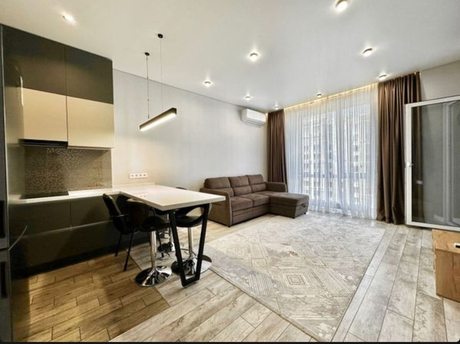 Сдается девушке комната район Expo