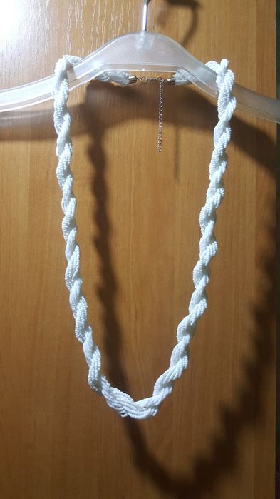 2 Колье из бисера и чокер