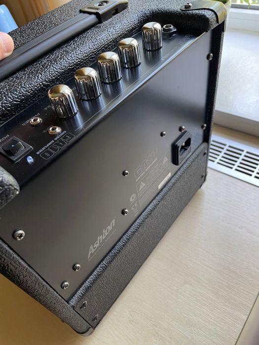 Продается комбоусилитель Ashton