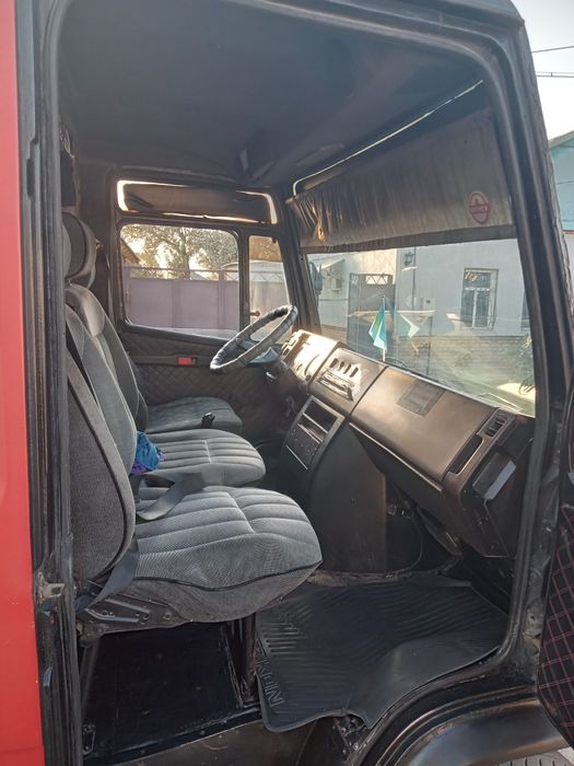 Продам мерс 711д