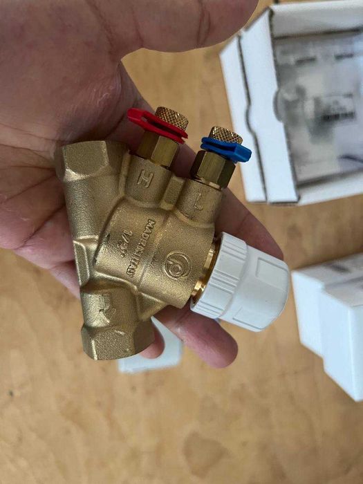 Балансировочный клапан PICV