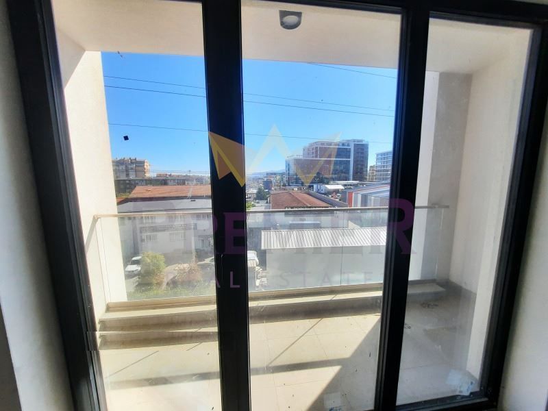 Продава се Двустаен апартамент в София, Витоша - 72 кв.м за 1870 €/кв.м - Снимка #4