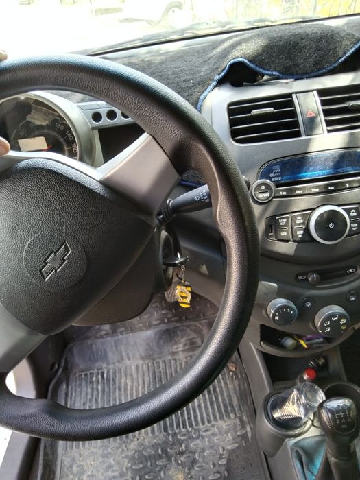 Автомашина Спарк 2011года