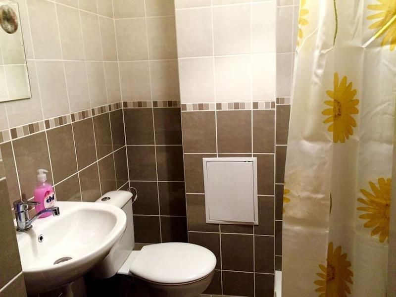 Дава се под наем Двустаен апартамент в Варна, Център - 70 кв.м за 600 € - Снимка #5