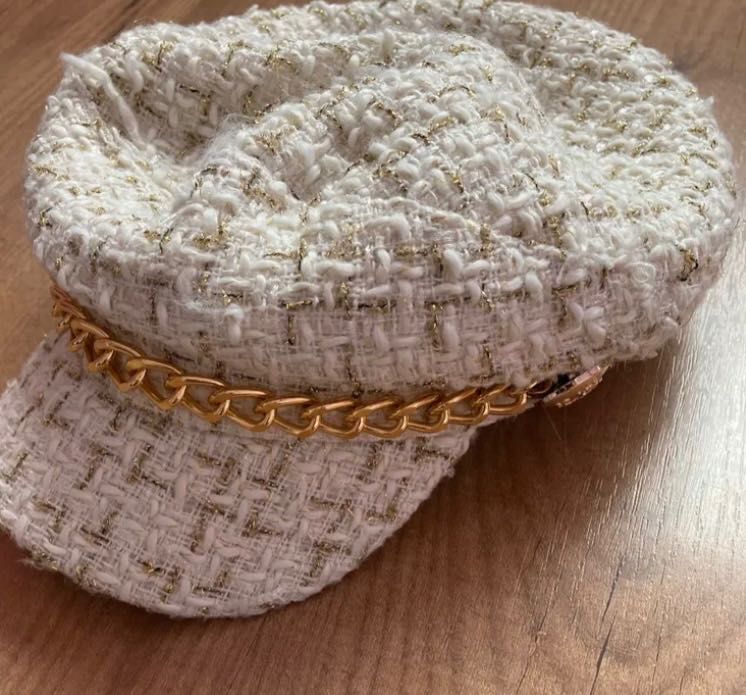 Дамски шапки 4броя