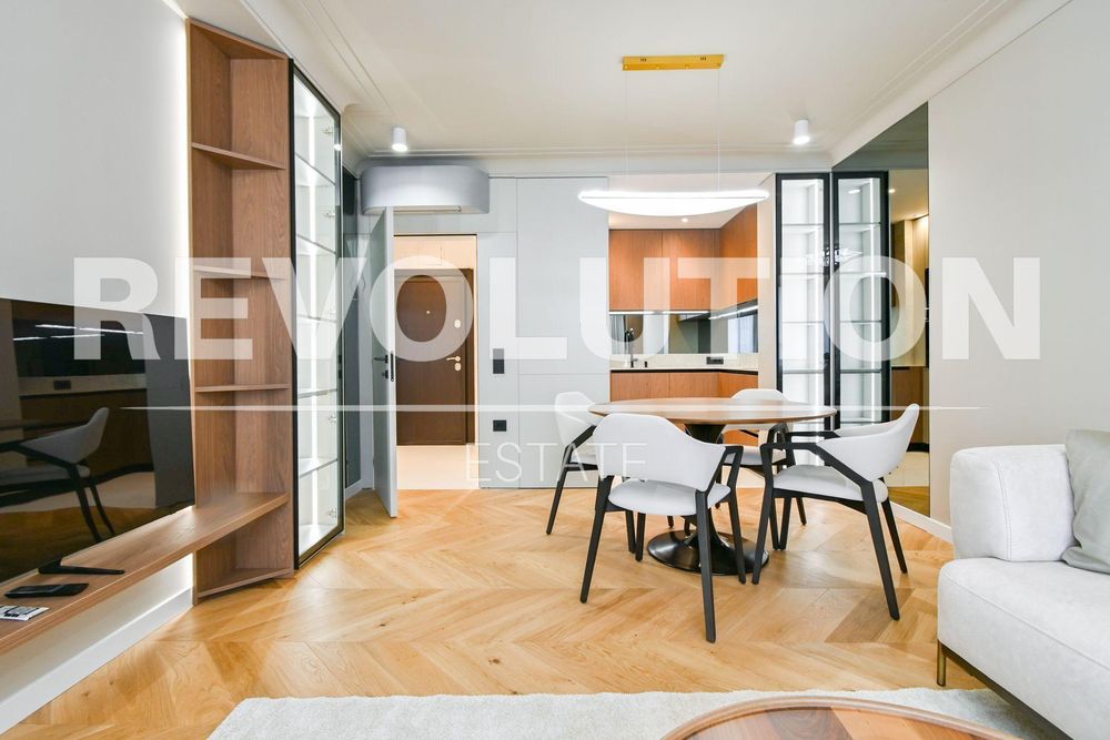 Двустаен апартамент в ж.к. Кръстова Вада