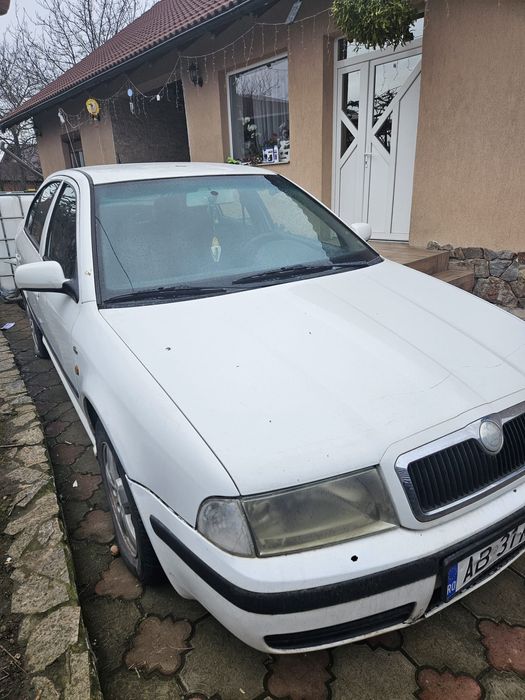 Vând Skoda Octavia