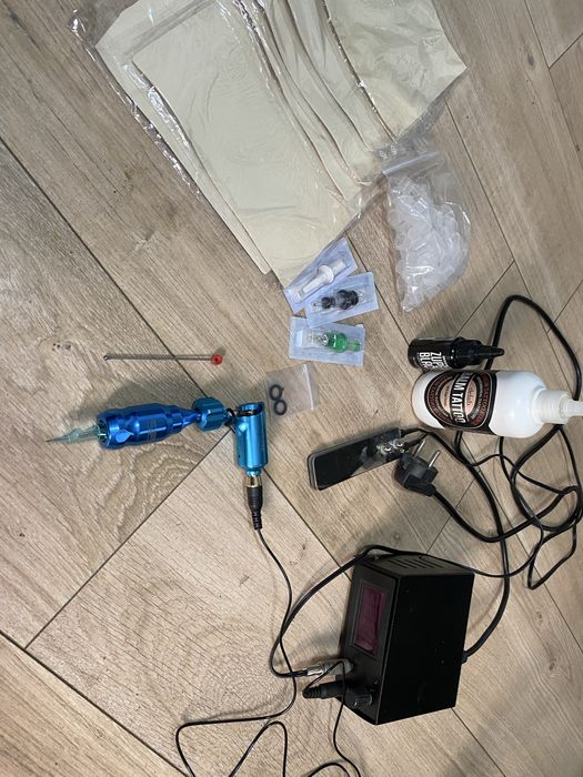 Kit complet tatuaj – aparat pen + sursă + ace + consumabile