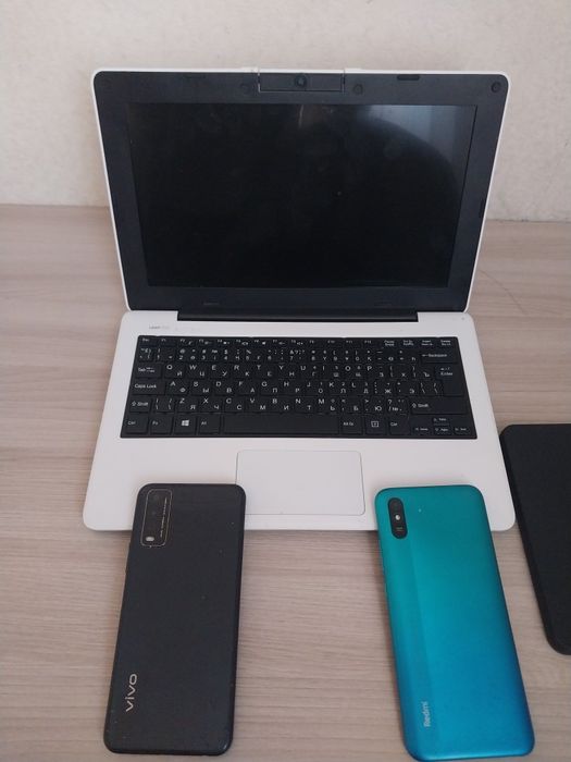 Продам гаджеты 15 000тг