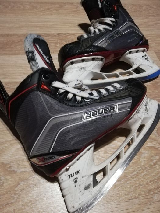 Коньки хоккейные профессиональные