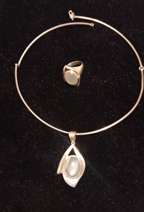 Сребърно бижу уникат, с лунен камък