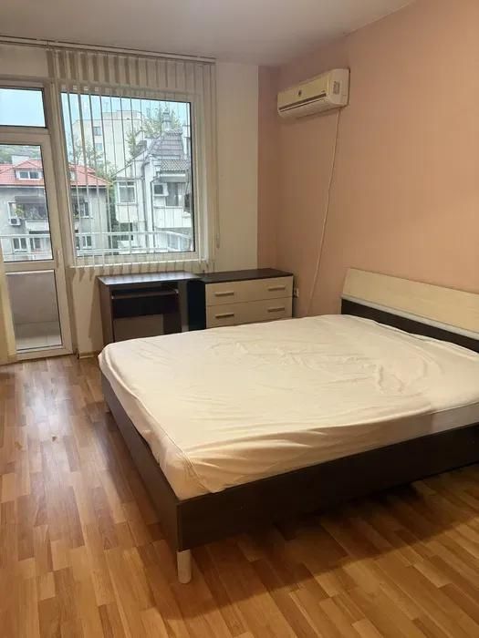 Дава се под наем Многостаен апартамент в Пловдив, Младежки Хълм - 220 кв.м за 1100 € - Снимка #5