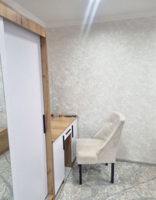 1/2/5 28м2 Новомосковска / мебель техника.