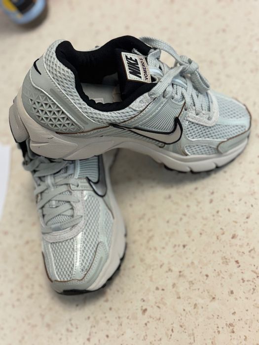 Маратонки Nike zoom vomero 5