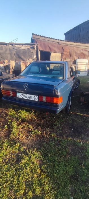 Мерс 190 на запчасти.