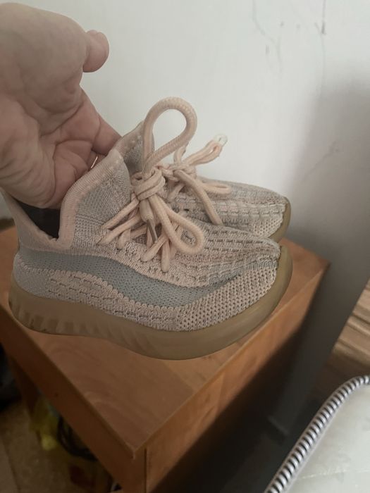 Продам детские кросовки  тряпочные