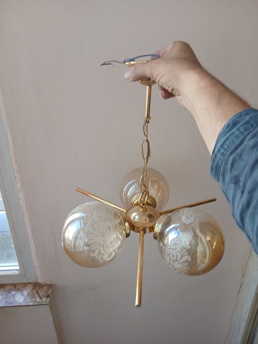Candelabru si lustre de tavan