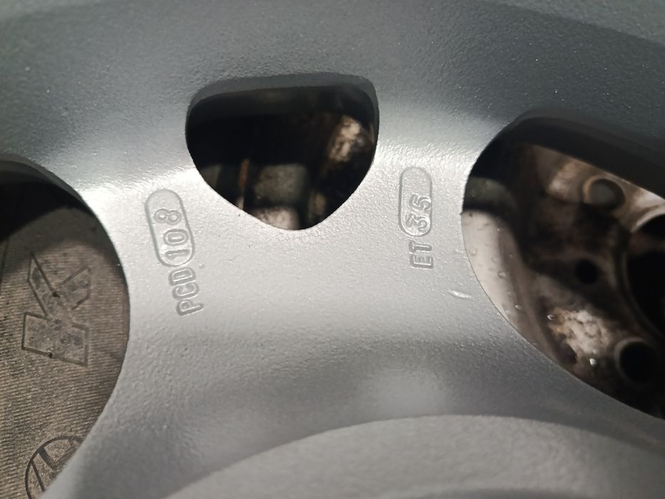 Диски на 15 крепеж 5*108 Волга форд