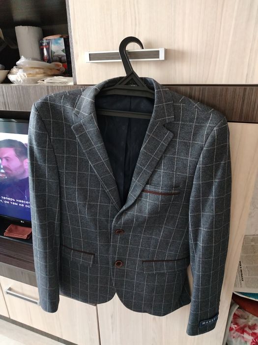 Продаются Пиджак  и рубашка