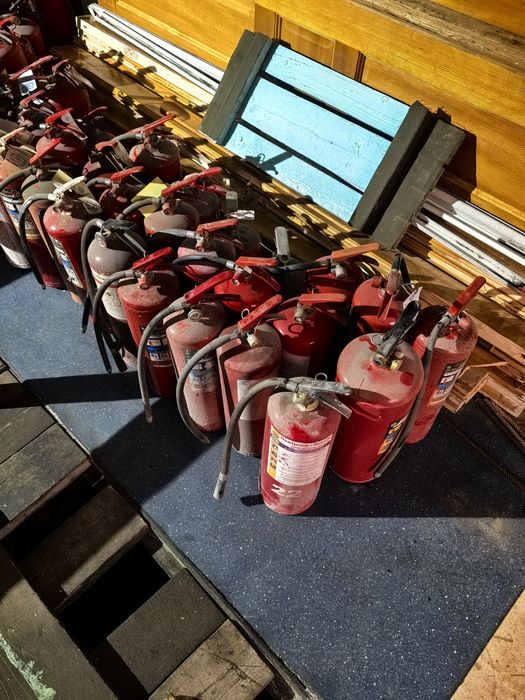 Огнетушитель разные