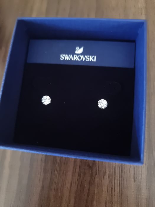 Обеци Swarovski Stilla