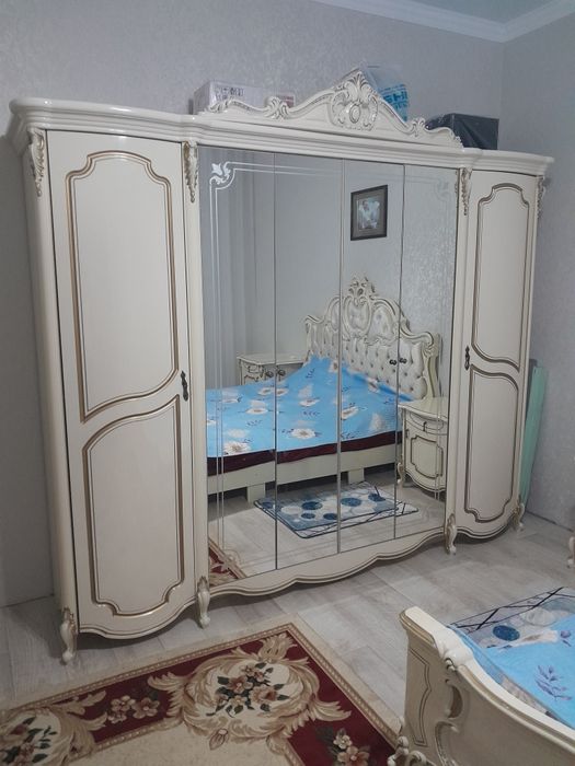 Продам спальный гарнитур