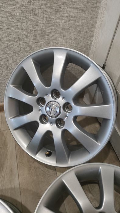 Продам диски R16 от Lexus ES300