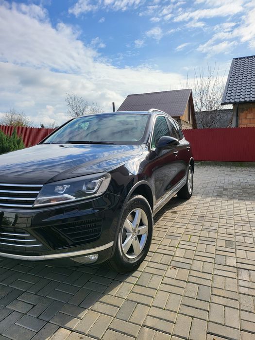 Vând Volkswagen Touareg