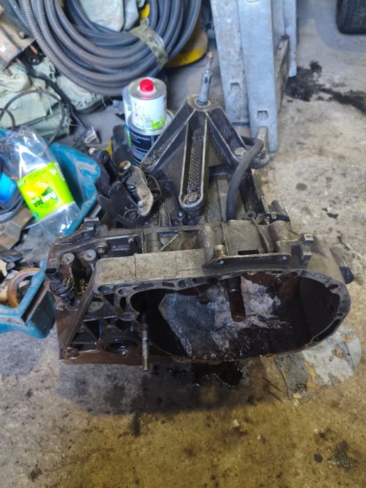 Продам коробку на  рено дастер