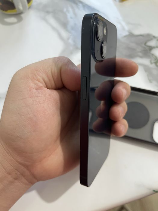 Продам айфон 13