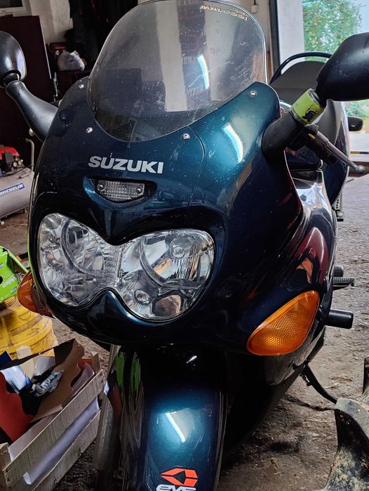 suzuki gsxf 750 vand sau schimb